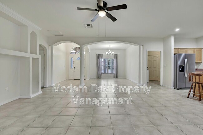 Building Photo - 12052 Jade Ave