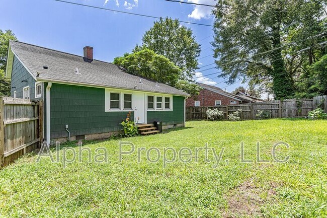 Building Photo - 654 Maywood St