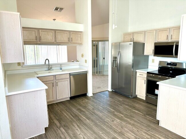 Building Photo - Wonderful Gated SunBird Golf Resort home f...