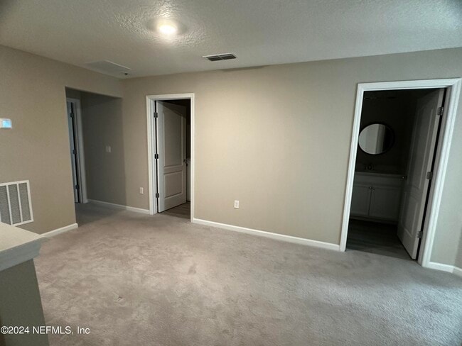 Building Photo - 7371 Palm Hills Dr