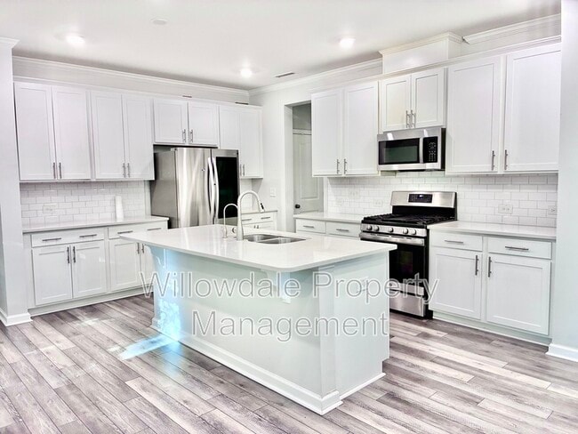 Building Photo - 203 Gremar Dr.
