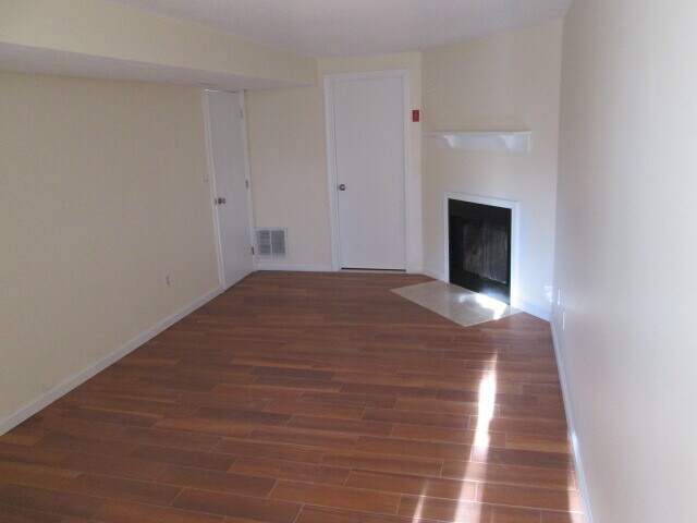 Building Photo - 721 Robert Frost Dr