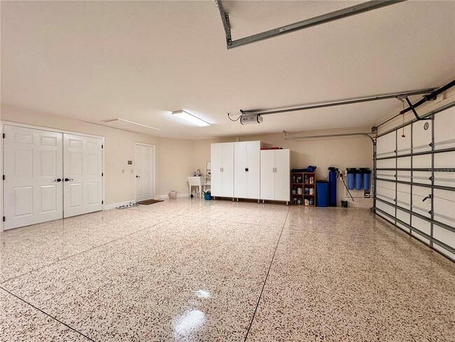 Building Photo - 4167 Victory Dr