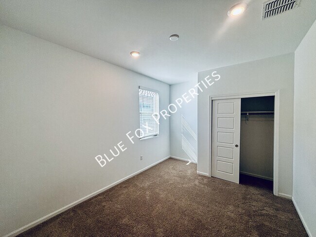 Building Photo - 7846 S Sugarbend Dr