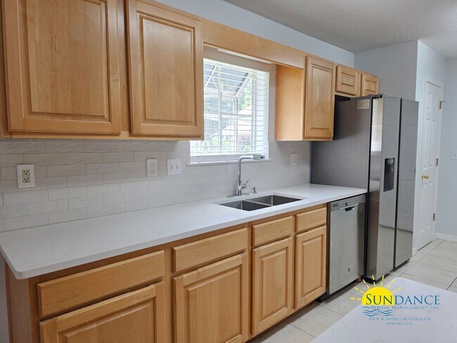 Building Photo - Renovated 3-Bedroom Home on Quiet Cul-de-S...