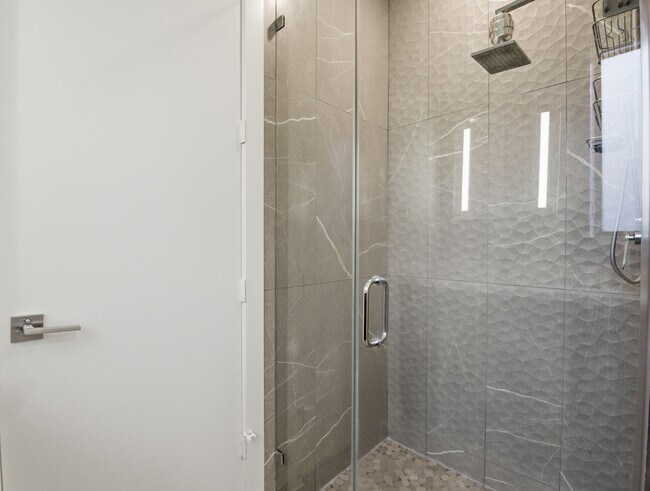 Building Photo - 1530 Primrose St