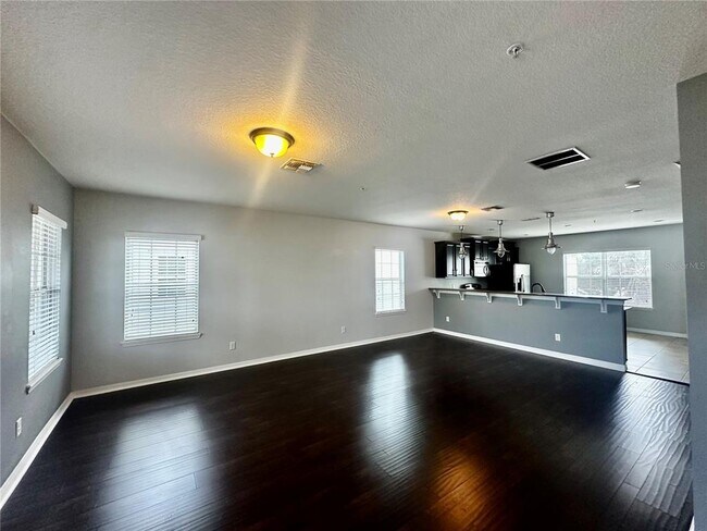 Building Photo - 373 Old Farm Ln