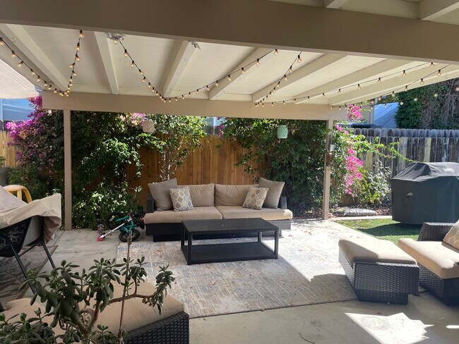 Building Photo - 4925 Tierra Baja Way