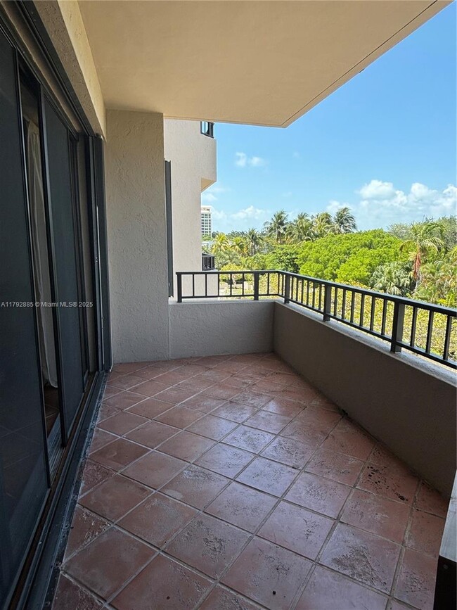 Building Photo - 201 Crandon Blvd
