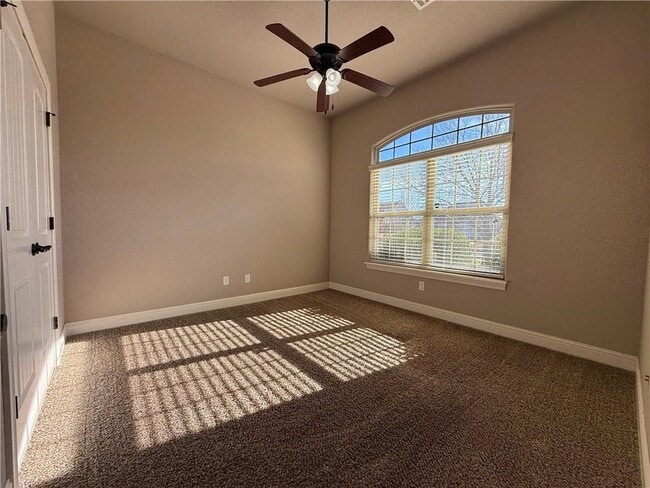 Building Photo - 3100 SW Wargate Ave