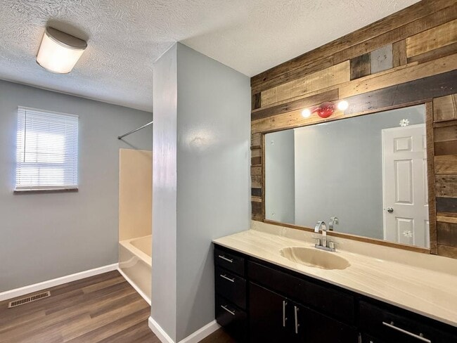 Building Photo - 275 Stone Dam Rd