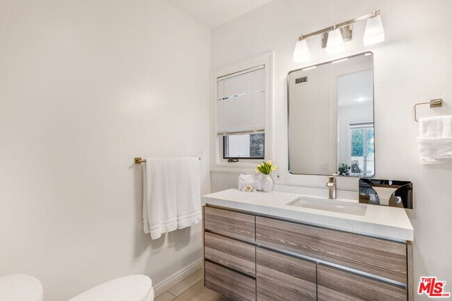 Building Photo - 11037 Anzio Rd