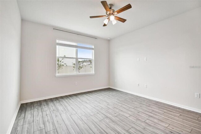 Building Photo - 13144 Peachleaf Ave