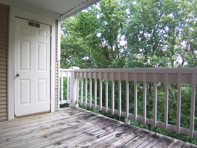 Building Photo - 103 Fieldcrest St