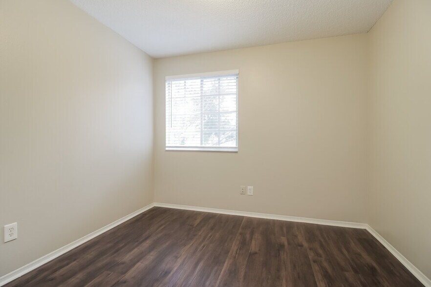 Building Photo - 766 Meadowside Ct