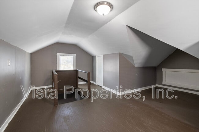 Building Photo - 835 S 38th St