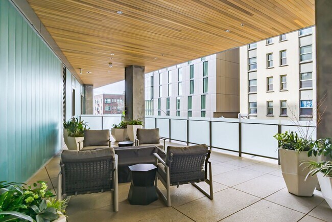 Building Photo - 2bd/1ba Seattle Condo