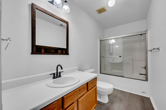 Building Photo - 6745 Lakes Edge Ln
