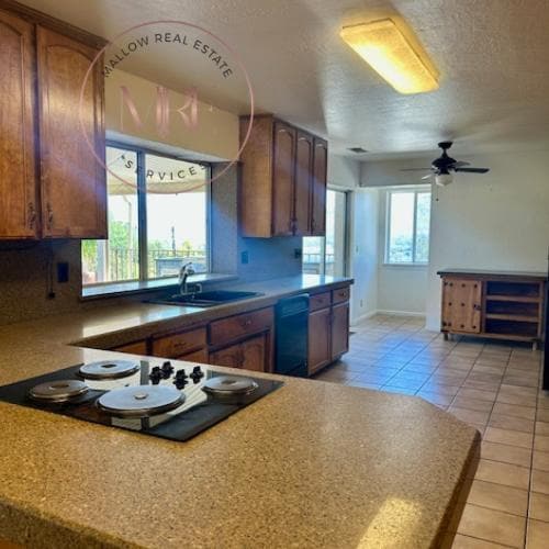 Building Photo - 474 Lodgeview Dr