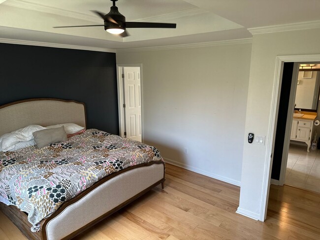 Building Photo - Available June 1st! Beautiful 4-Bedroom, 2...