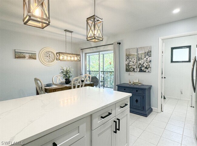 Building Photo - 788 Park Shore Dr