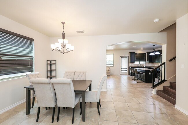 Building Photo - 9813 Sandhill Dr