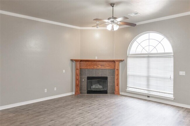 Building Photo - 8016 Breezewood Dr