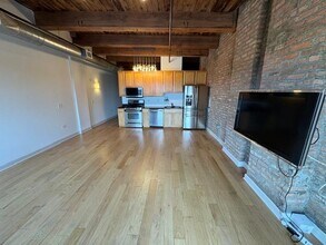 Building Photo - 1 bedroom in Chicago IL 60605