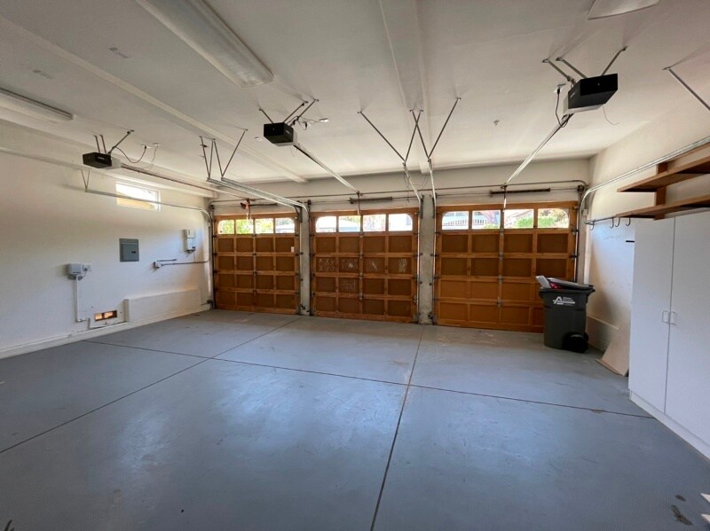 Building Photo - 1120 Steinhart Ave