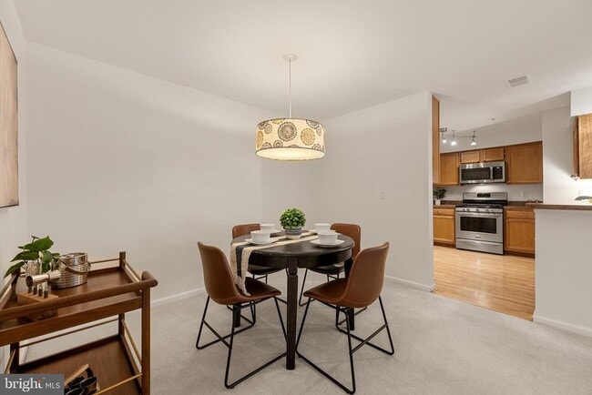 Building Photo - 6111 Wigmore Ln