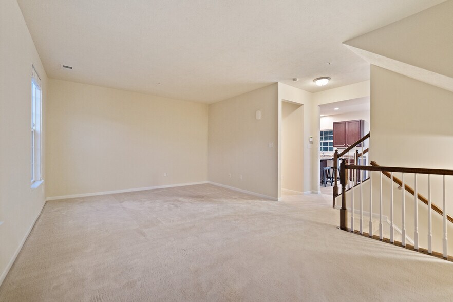 Building Photo - 8042 Hinsdale Ln
