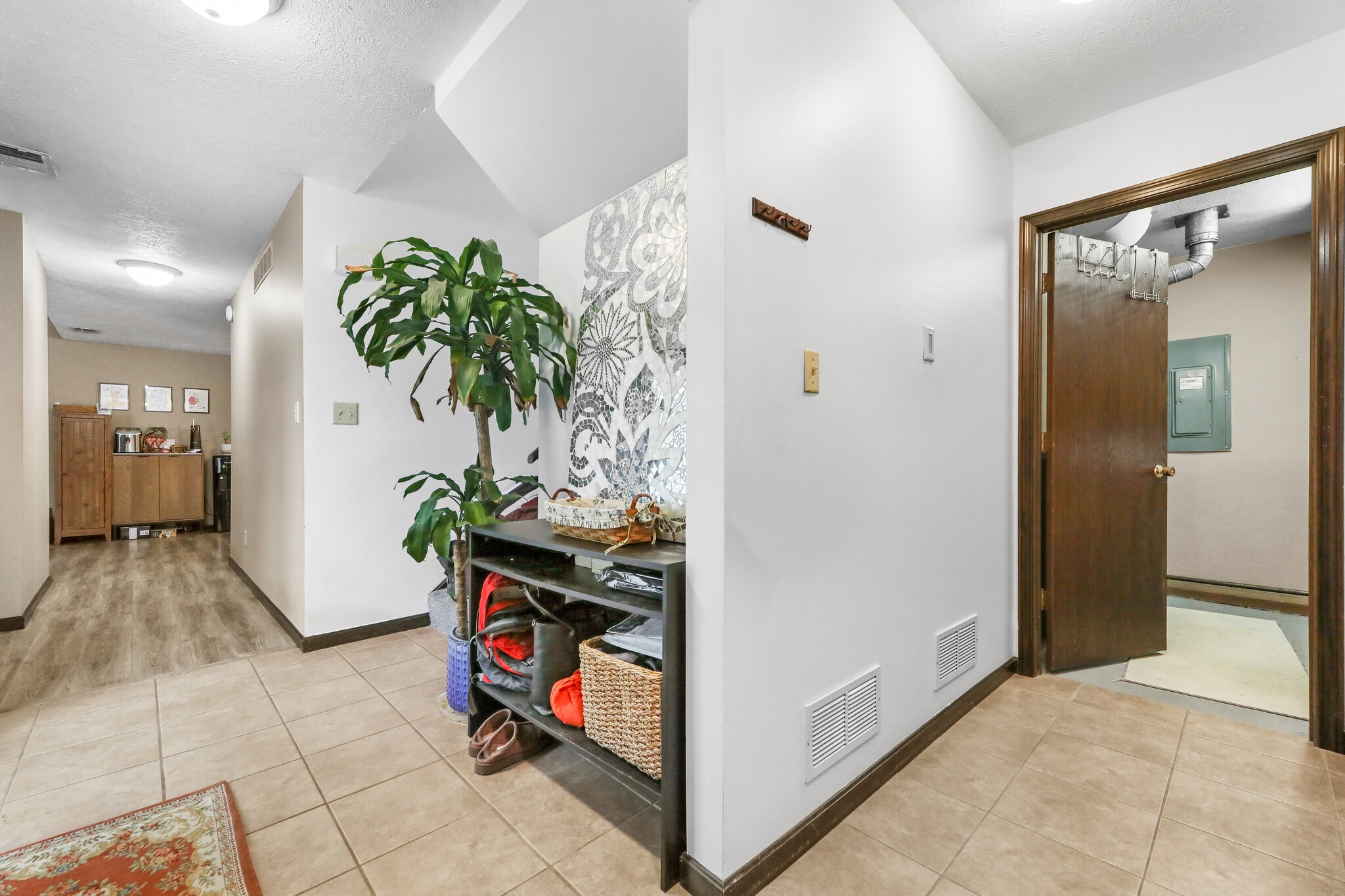 Foyer - 1098 Big Valley Dr