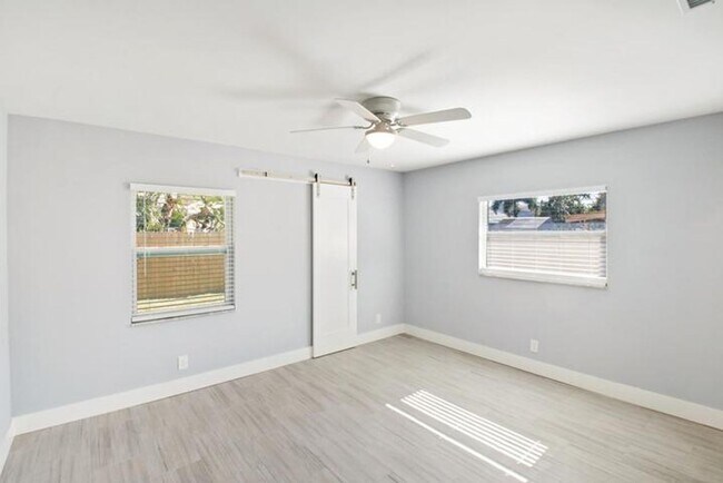 Building Photo - 9128 Roan Ln