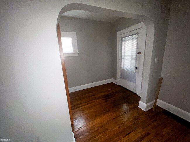Building Photo - 2 br, 1 bath Duplex - 390 East 162nd Stree...