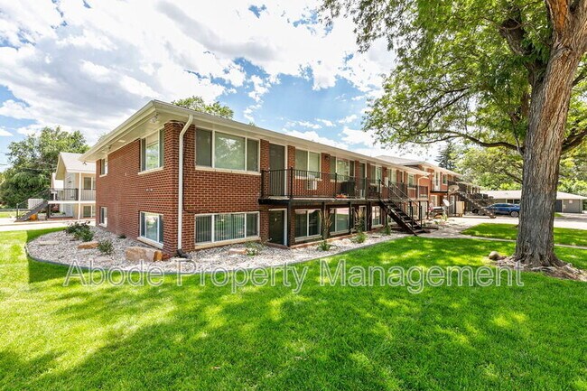 Primary Photo - 476 W 10th St