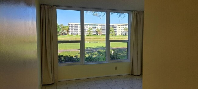 Building Photo - 901 Cypress Terrace