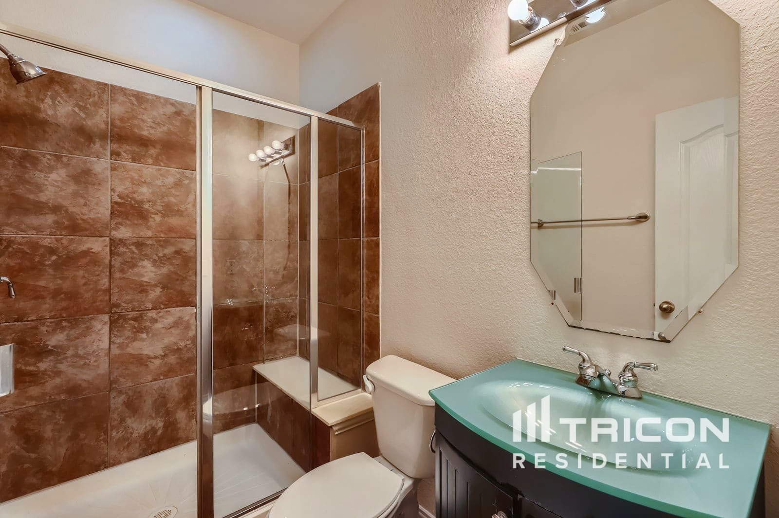 Building Photo - 8698 Fisher Dr