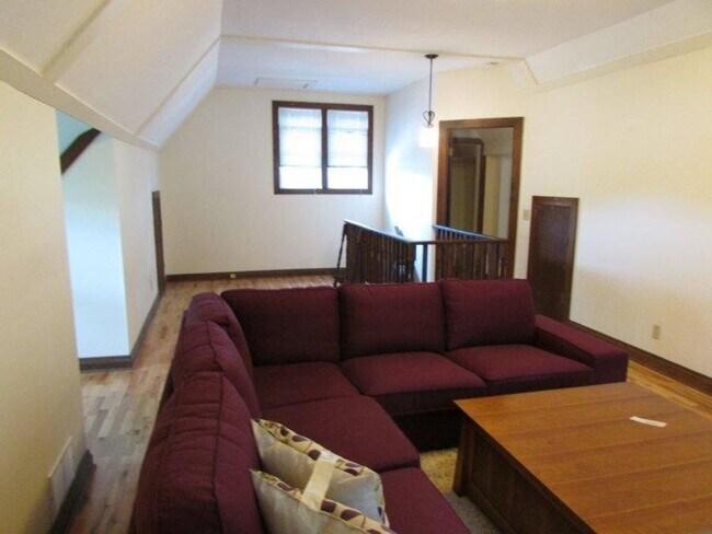 Building Photo - 1628 Winnebago St