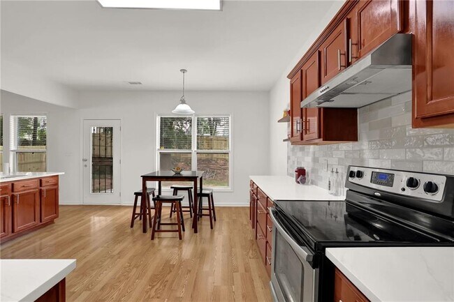 Building Photo - 3335 Briaroak Dr