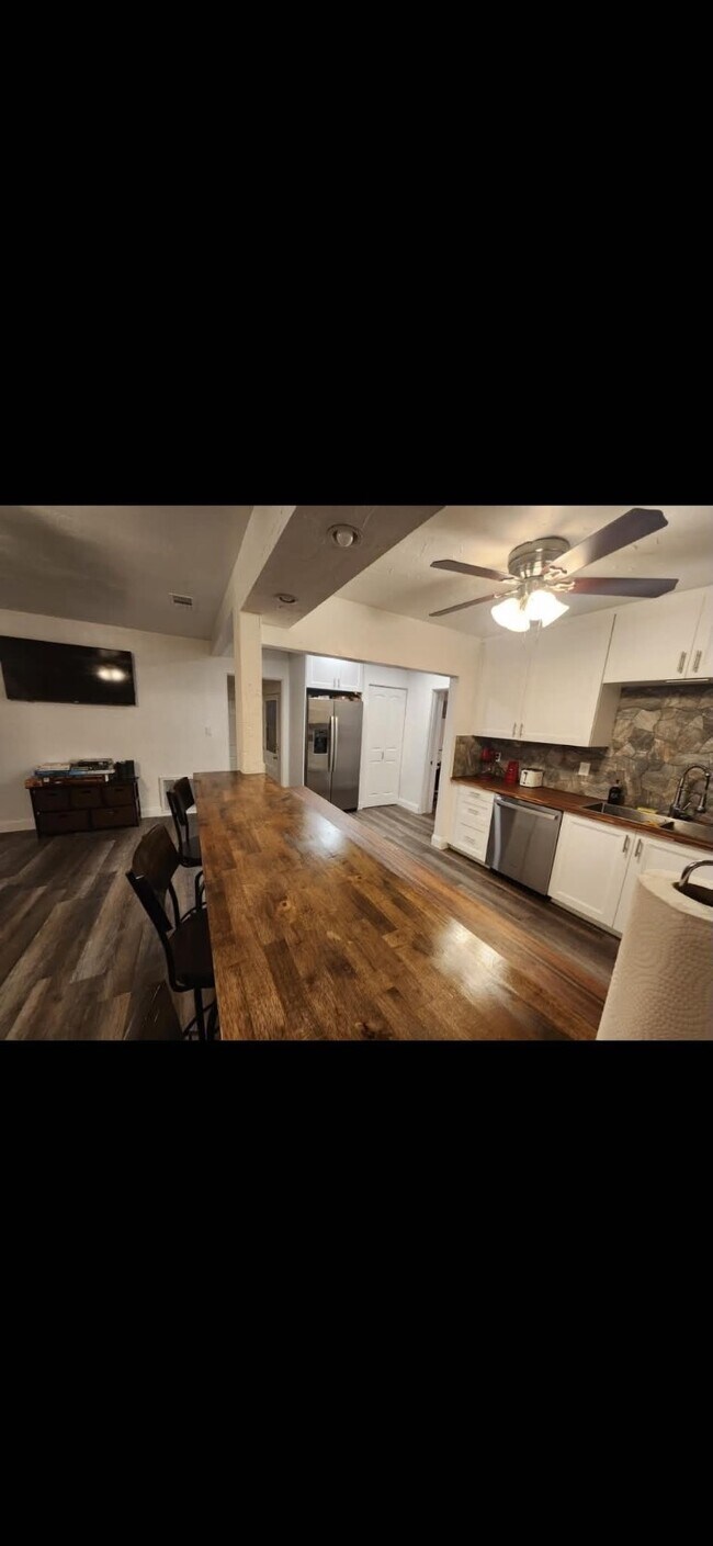 Building Photo - 5213 32nd Terrace N