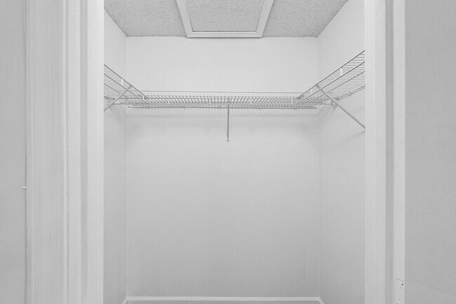 Building Photo - 1345 Crystal Way