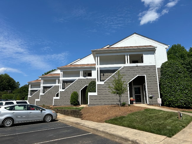 Building Photo - 761 Southwest Dr
