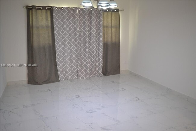 Building Photo - 220 NW 87th Ave