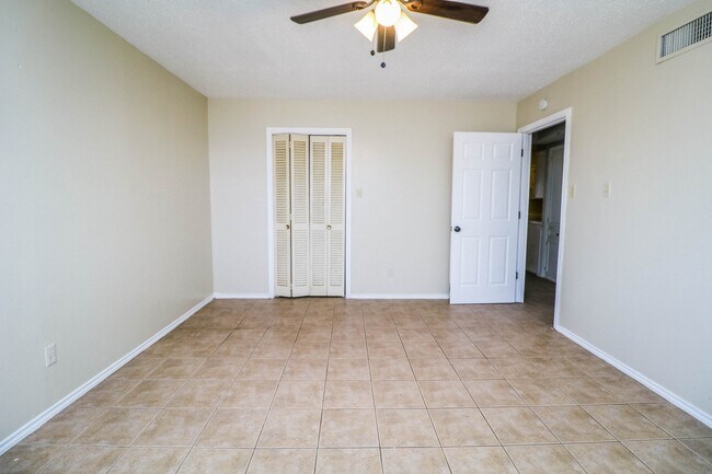 Building Photo - 1310 65th Dr