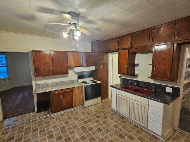 Primary Photo - 905 S 21st St