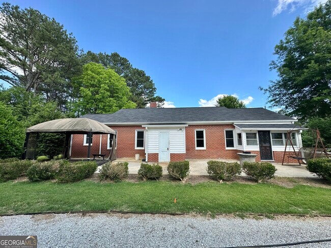 Building Photo - 986 GA-120