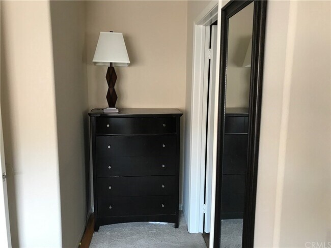 Building Photo - 1250 S Neveen Ln