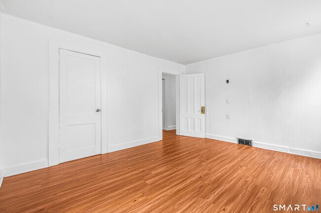 Building Photo - 175 Division St