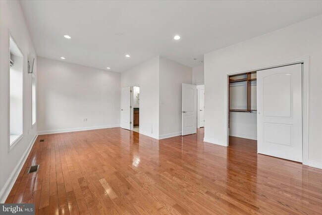 Building Photo - 1111 Mt Vernon St