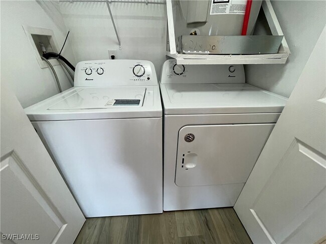 Building Photo - 5317 Summerlin Rd